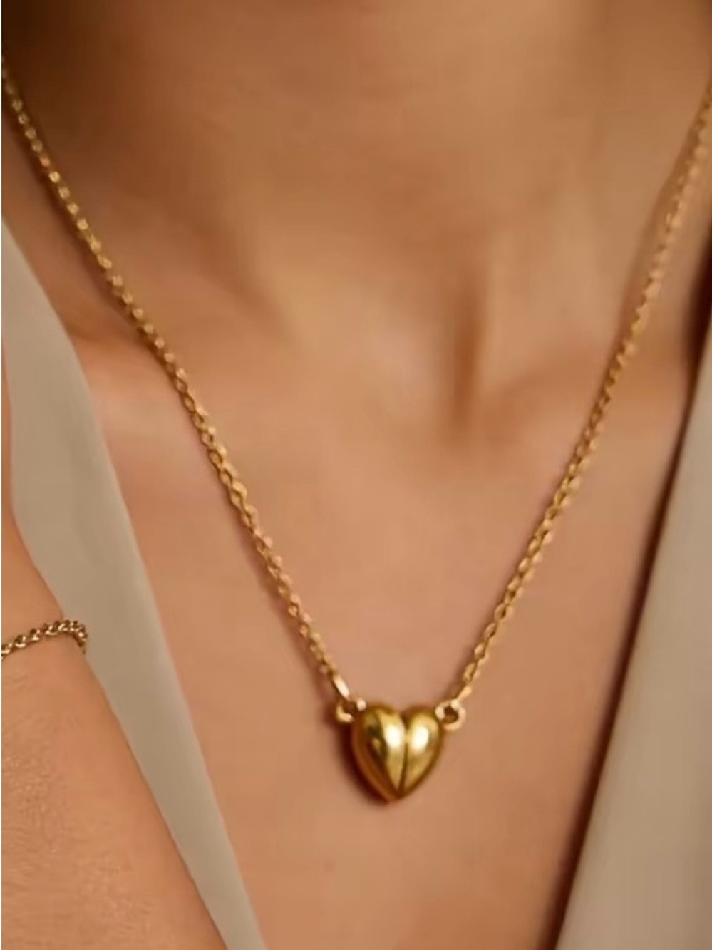 Gold Heart Pendant Necklace - Polished Gold Women's Jewelry